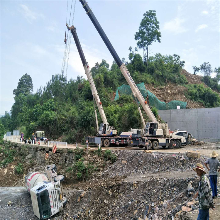 龙湾镇汽车掉沟里叫吊车救援要多少钱